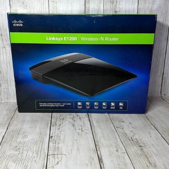 Linksys E1200 Wireless N Router - Picture 2 of 8